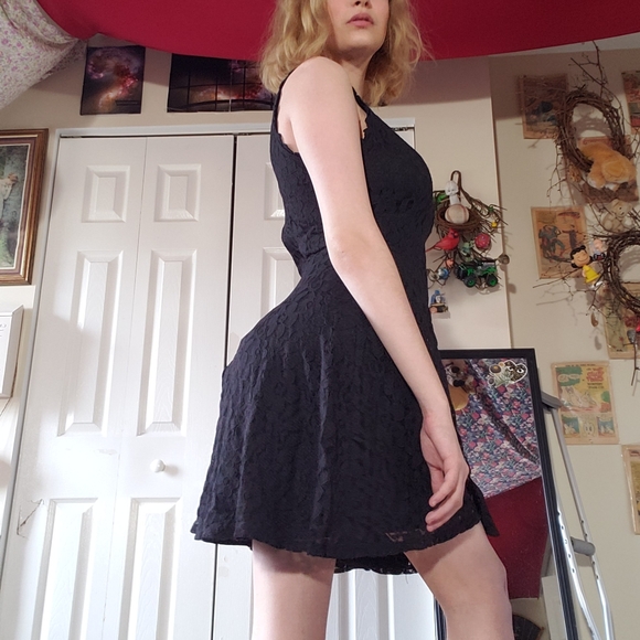 Black Lace Dress - Picture 3 of 3